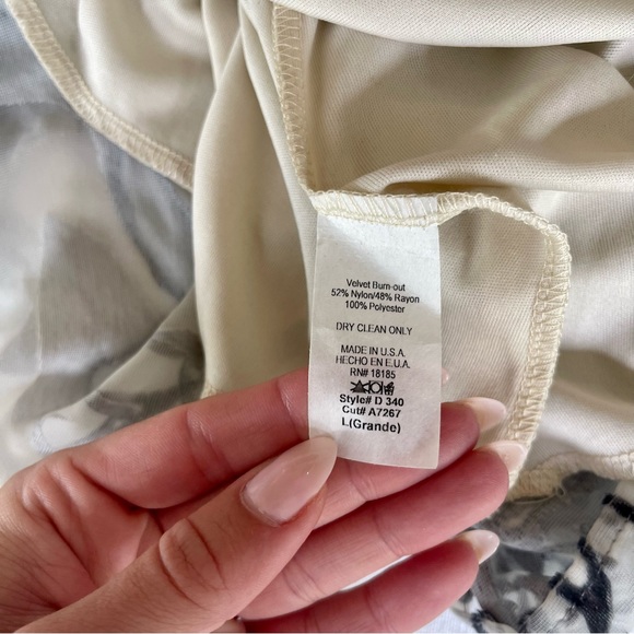 Velvet Floral Dress - Picture 6 of 7